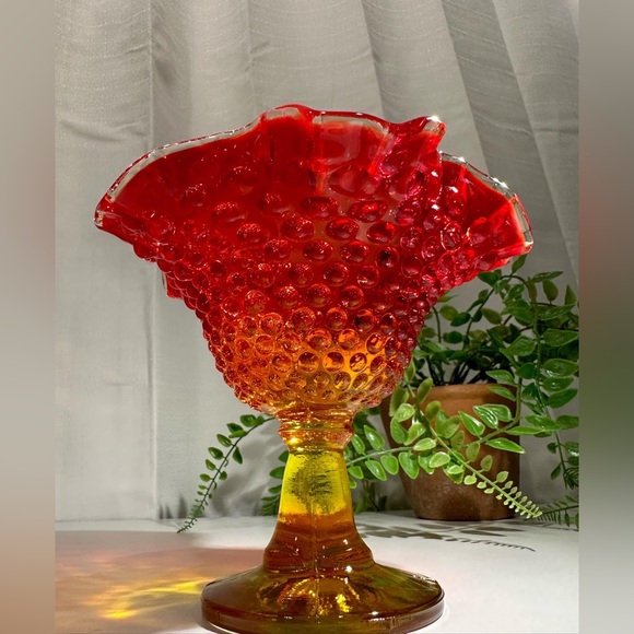 ✨HIGH CADMIUM GLOW✨ Vintage Kanawha Amberina Ruffled Edge Hobnail Glass Compote - Picture 6 of 9